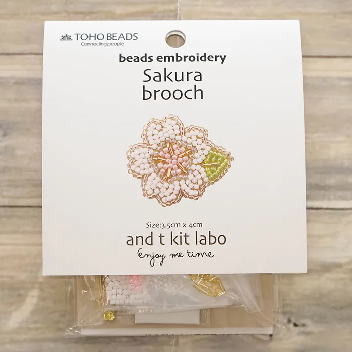 お花刺しゅうブローチキット　サクラ
